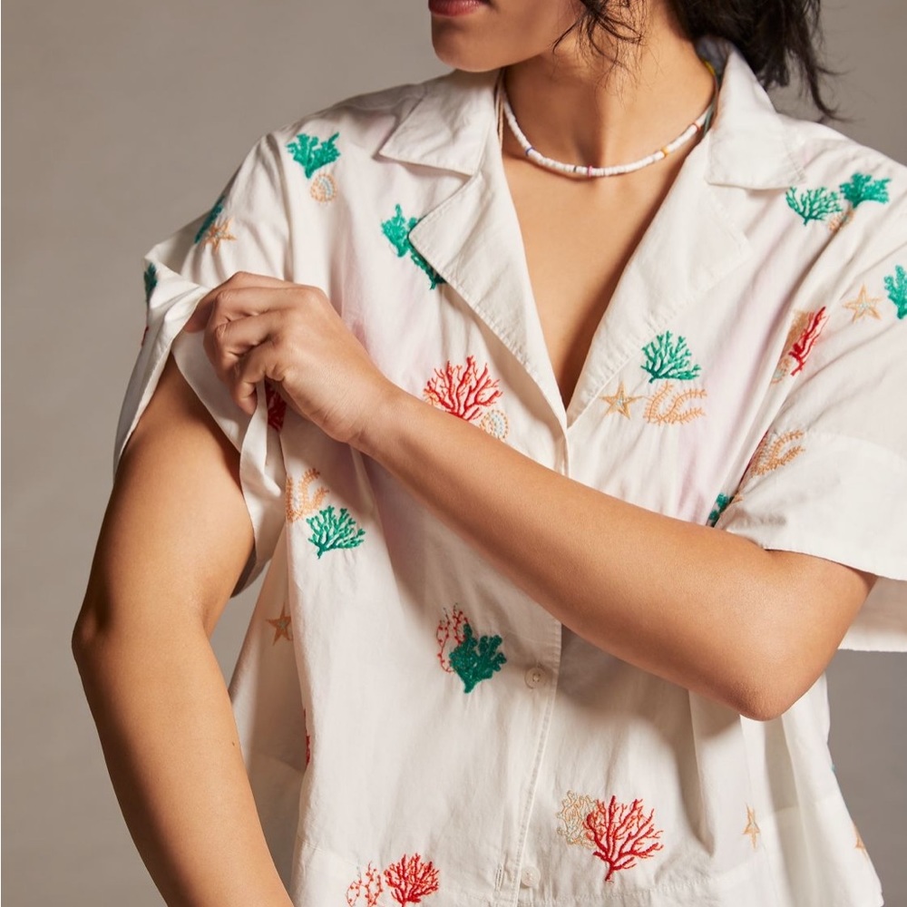 ✨ Anthropologie Cropped Surf Shirt Sz L - Picture 1 of 7